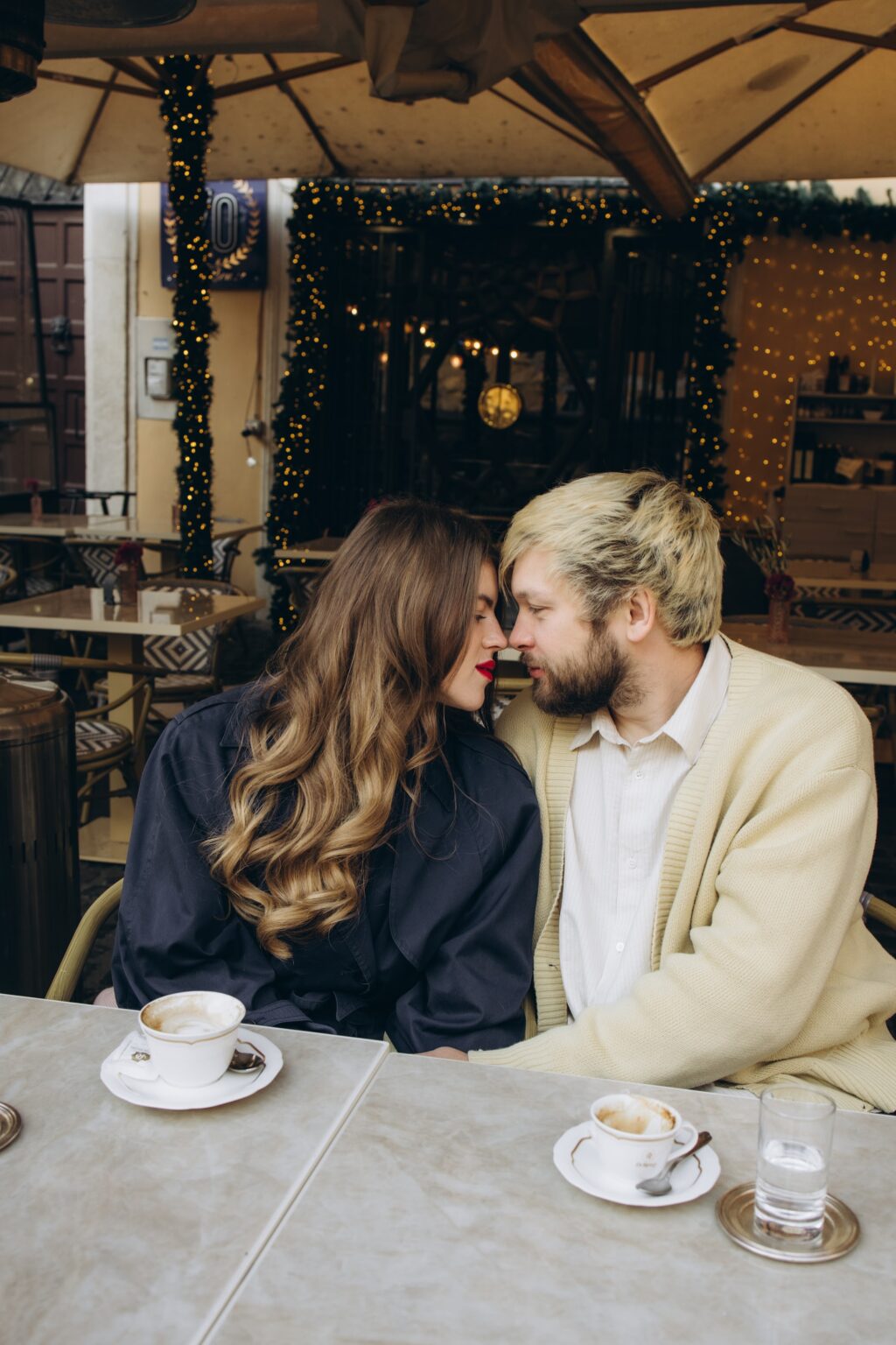 Couple at a café table on Piazza della Rotonda